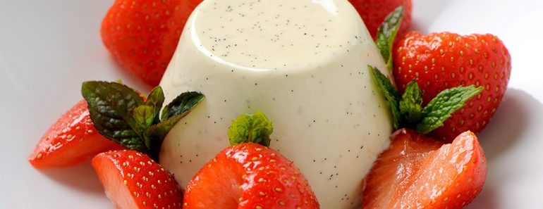 Quick Vanilla Panna Cotta with Strawberries and Grappa