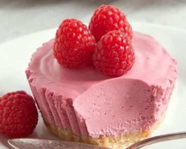 Quick Raspberry Cream Pies (15-Minute Recipe)