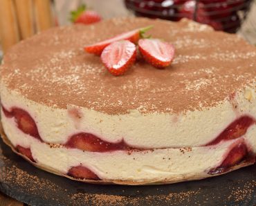 Strawberry Tiramisu Cake Recipe