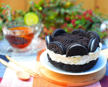Oreo Pie Crust That Stays Crunchy (Never Soggy!)