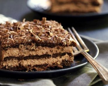 Moist Éclair Chocolate Cake Recipe