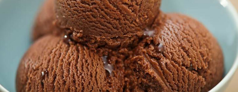 Best Homemade Chocolate Ice Cream: Eggless, No-Churn Magic in 5 Minutes!