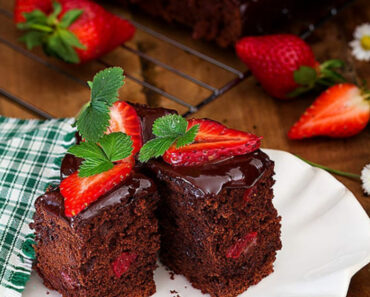 This Strawberry Chocolate Olive Oil Cake Is Ready in 30 Minutes — and Tastes Unreal!