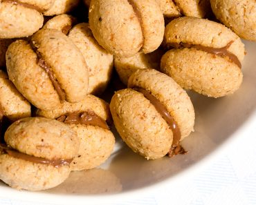 Baci di Dama – Italian Hazelnut Cookies