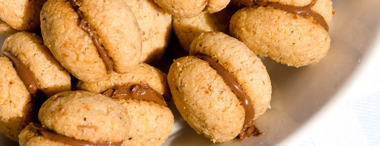 Baci di Dama – Italian Hazelnut Cookies