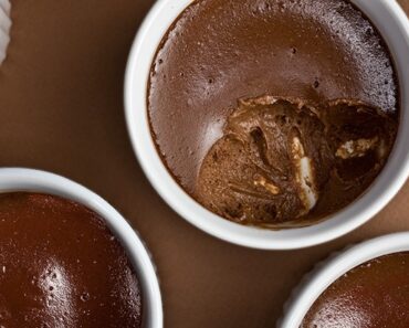 This 10-Minute Dark Chocolate Banana Pudding Tastes Too Good to Be Healthy