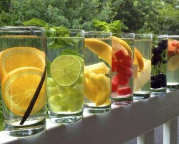 13 Ways to Make Your Drinking Water More Interesting!