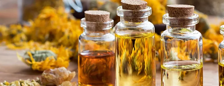 A BIG fAT LIST OF ESSENTIAL OILS FOR HEALTH AND SURVIVAL