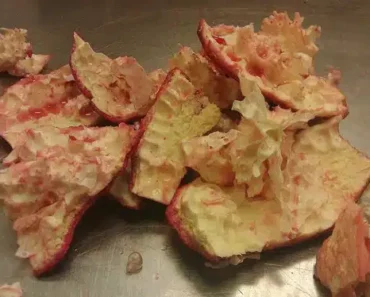 You Won’t Believe What Pomegranate Peels Can Do – Stop Throwing Them Away!