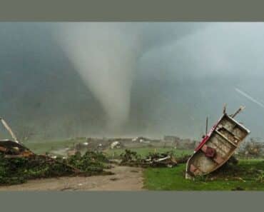 “Leveled in Seconds”: Violent Tornado Near Carbon Erased Entire Farmstead